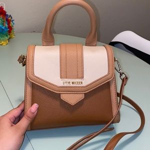 STEVE MADDEN purse with removable crossbody strap. Shades of brown